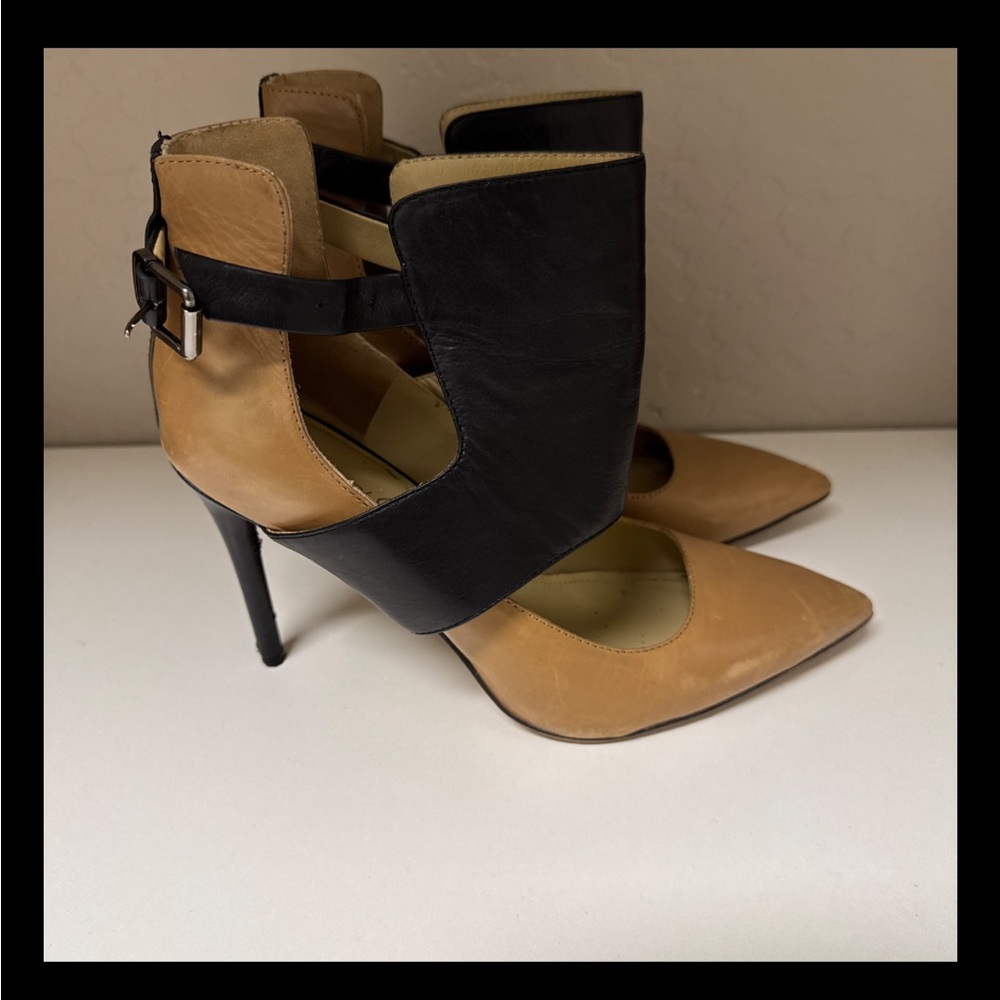 Kenneth Cole New York Bon-Net Le leather Black and Tan Stiletto Heel